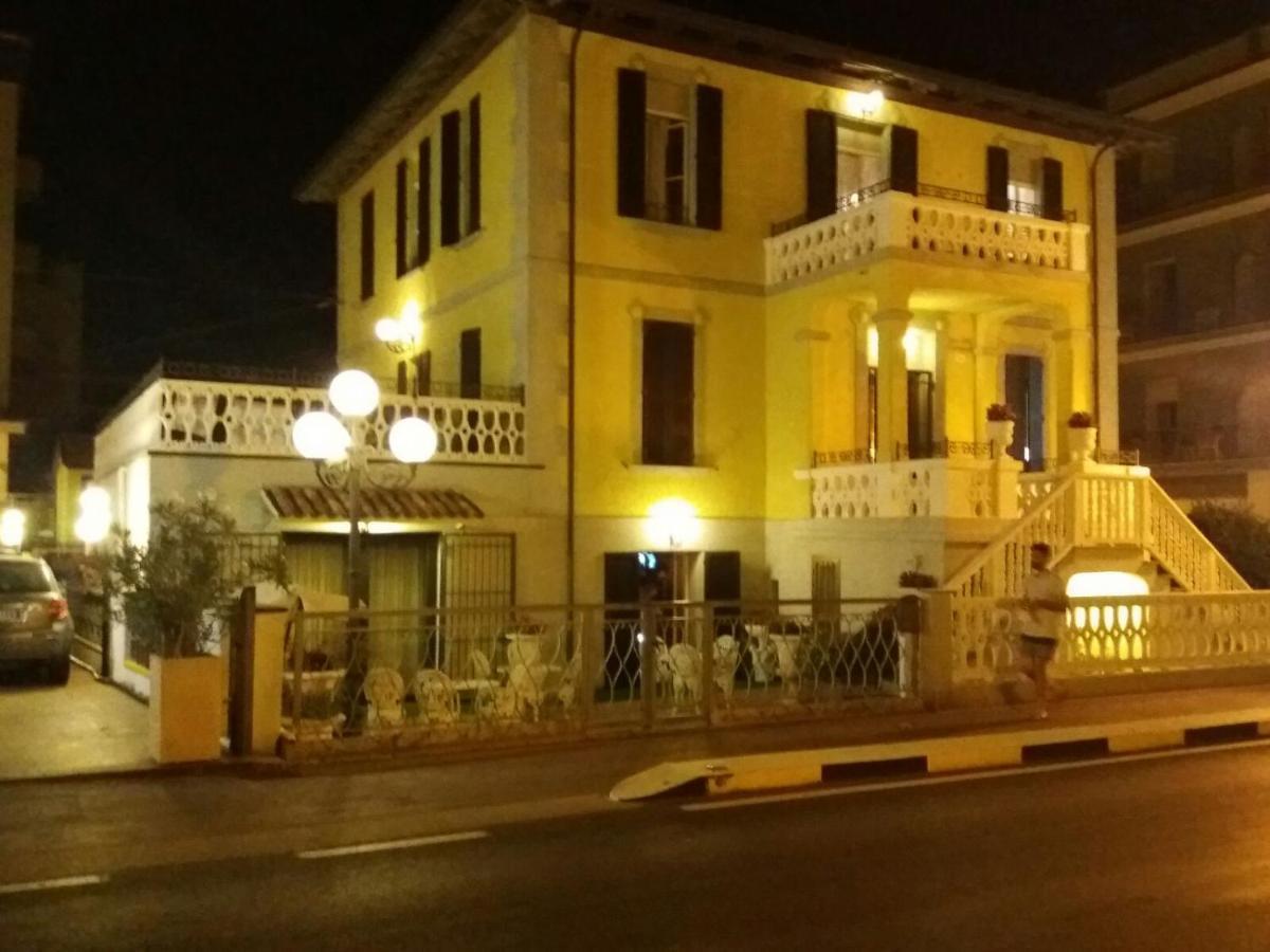 Hotel Villa Laura Rimini Eksteriør billede
