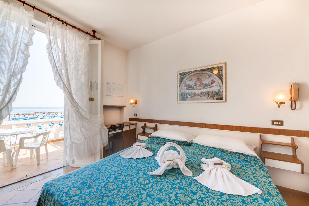 Hotel Villa Laura Rimini Eksteriør billede